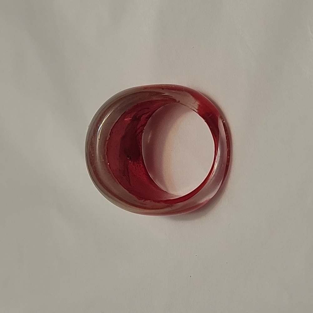 ❄️Fashion Acrylic Ring with Bee - Picture 2 of 4
